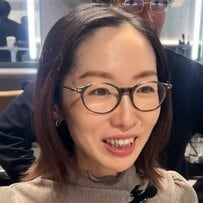 「眼鏡に合わせて前髪を分けたい」眼鏡ありきでヘアスタイルを決めたい女性が、お任せヘアですっきりショートにスタイルチェンジ！