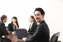 【管理職の残業代】時間外手当は係長の7万661円がピーク「給与全体は上がるが時間外手当は減る」平均額はいくらか