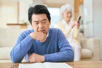 在職老齢年金「51万円→65万円の壁」に！基準緩和で「得する人・変わらない人」のボーダーライン。月給＋年金がいくらなら全額もらえる？