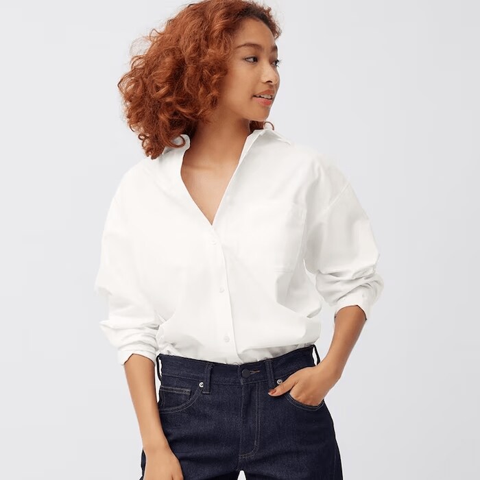 前後の丈の違いが絶妙なオーバーサイズシャツ