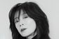 60歳 中森明菜 変わらぬ美貌…美しい花束を抱く、清楚な白ワンピ姿の最新ショットを披露