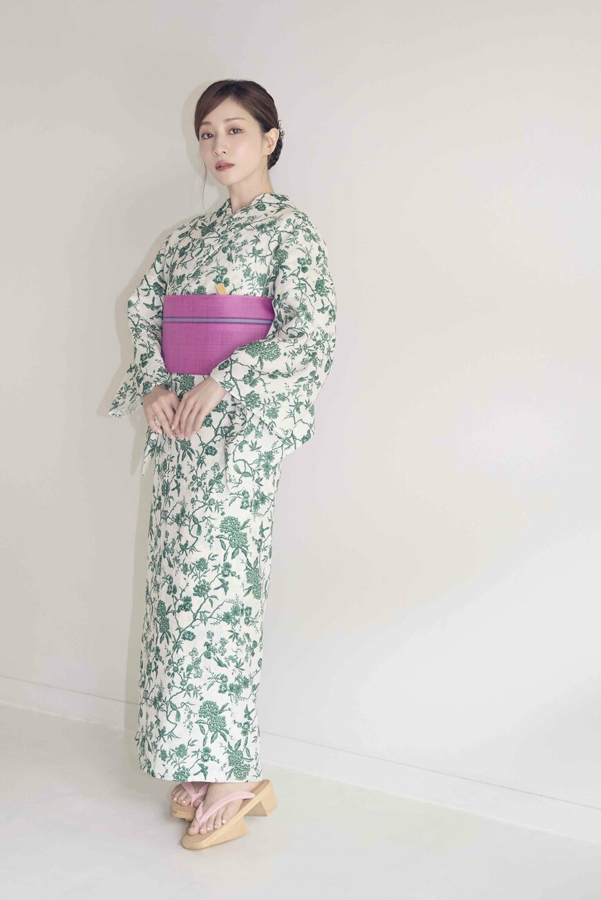 出所：株式会社K.M design studio「【MINAMI TANAKA x KEITAMARUYAMA】田中みな実さんとコラボレーションした浴衣を発売！- 同柄のワンピースやブラウスも取り揃え、6月21日(土)より順次発売 -」
