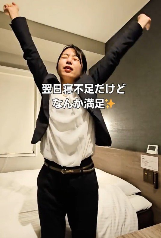 出所：@superhotel_official「ホテルでローカル番組を見る時のあるある」