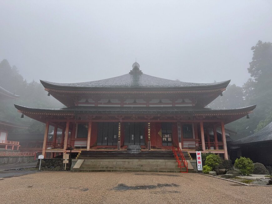 雨の日のほぼ人がいない比叡山延暦寺へ　幻想的な風景と「素敵な考え方」に共感する声が集まる