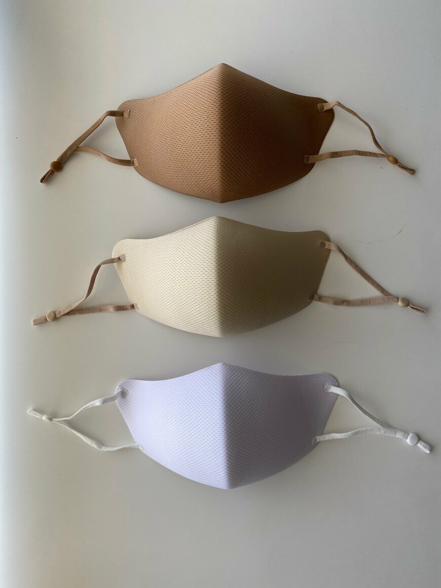 お洒落な大人カラー3色（上からモカ、クリーム、ホワイト）