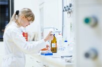 女性の臨床検査技師の給料はどのくらいか