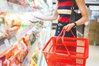 日本の「スーパーの看板」に書かれたフランス語のような文字　よく見ると…判明したまさかの事実が話題