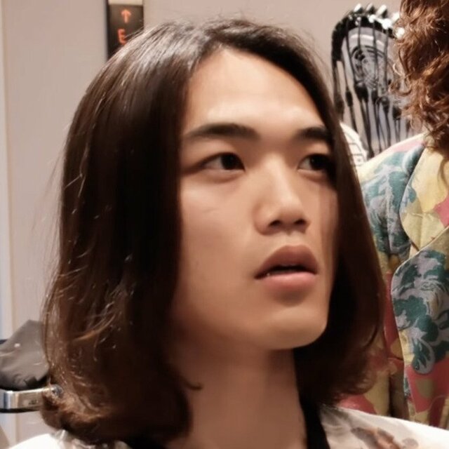 「ぐりっぐりにしてほしい」ストレートヘア男性が…→ラフでおしゃれな〈強めパーマスタイル〉に！「最高やね」「すごい」と満足