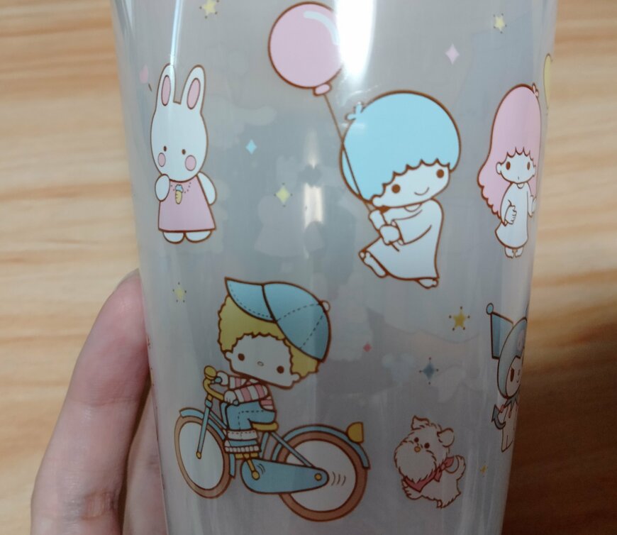 筆者撮影（ダイソー、タンブラー M/X ギフト）