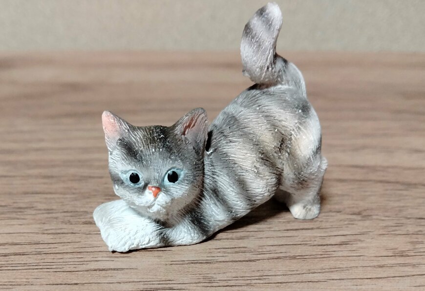 筆者撮影（ダイソー、レジン置物（アメリカンショートヘア））