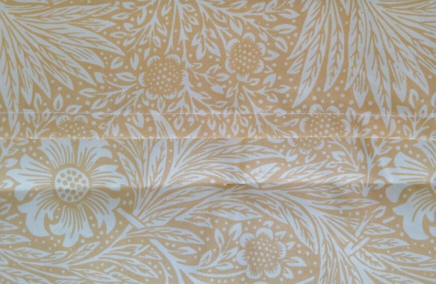 筆者撮影（セリア、クッションカバー ウィリアム・モリス）