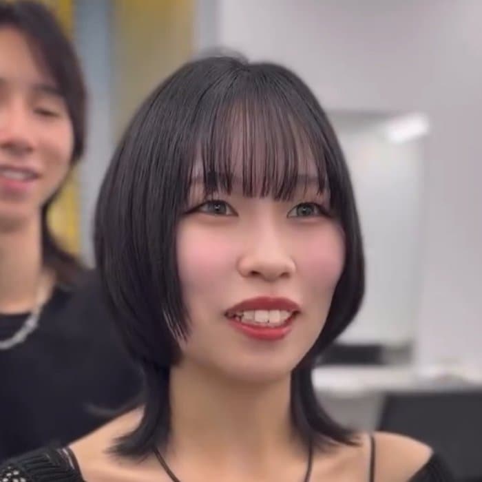 【大変身】髪を伸ばし途中だけど切りたい女性→そのまま伸ばせるミニウルフで大胆イメチェンした姿が話題