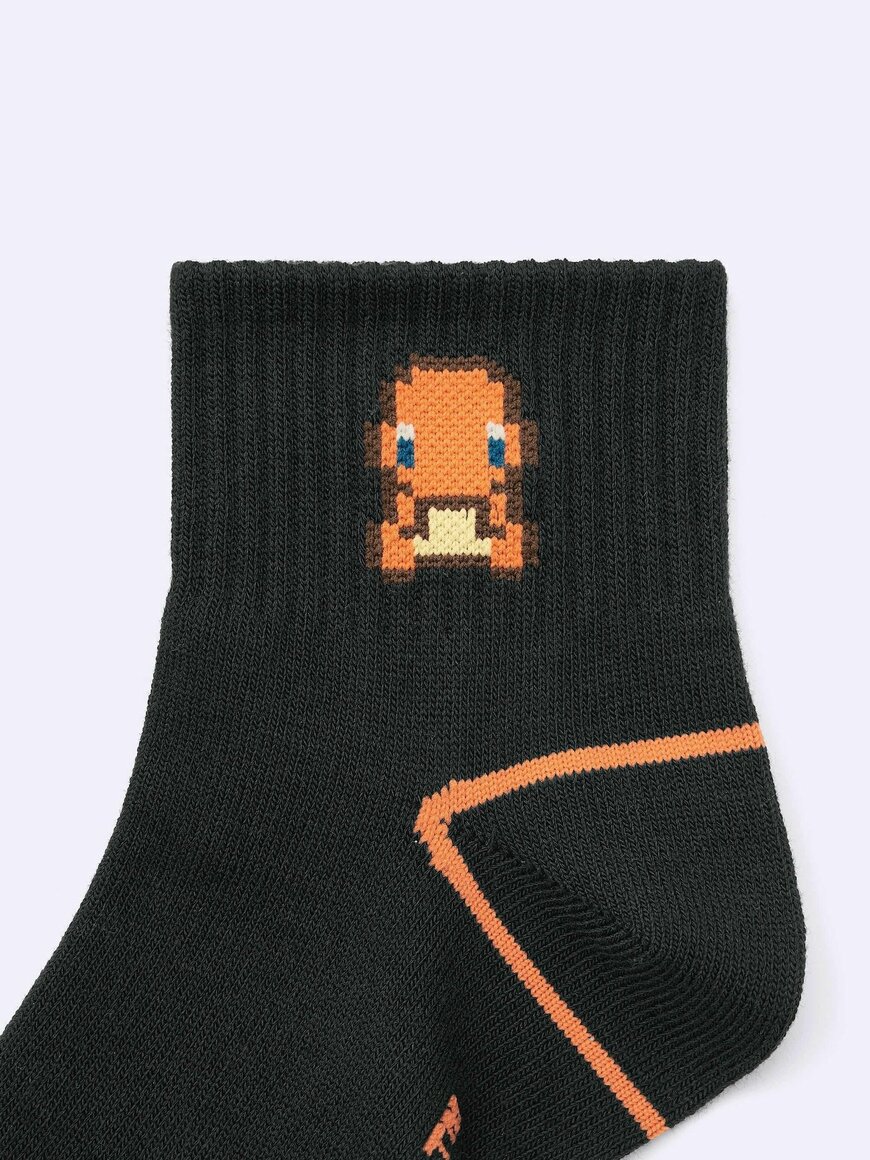 出所：GU公式　ソックス Pokemon
