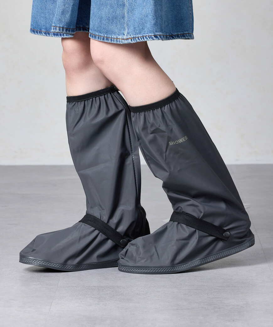出所：3COINS公式　《撥水加工》ロングシューズカバー：L