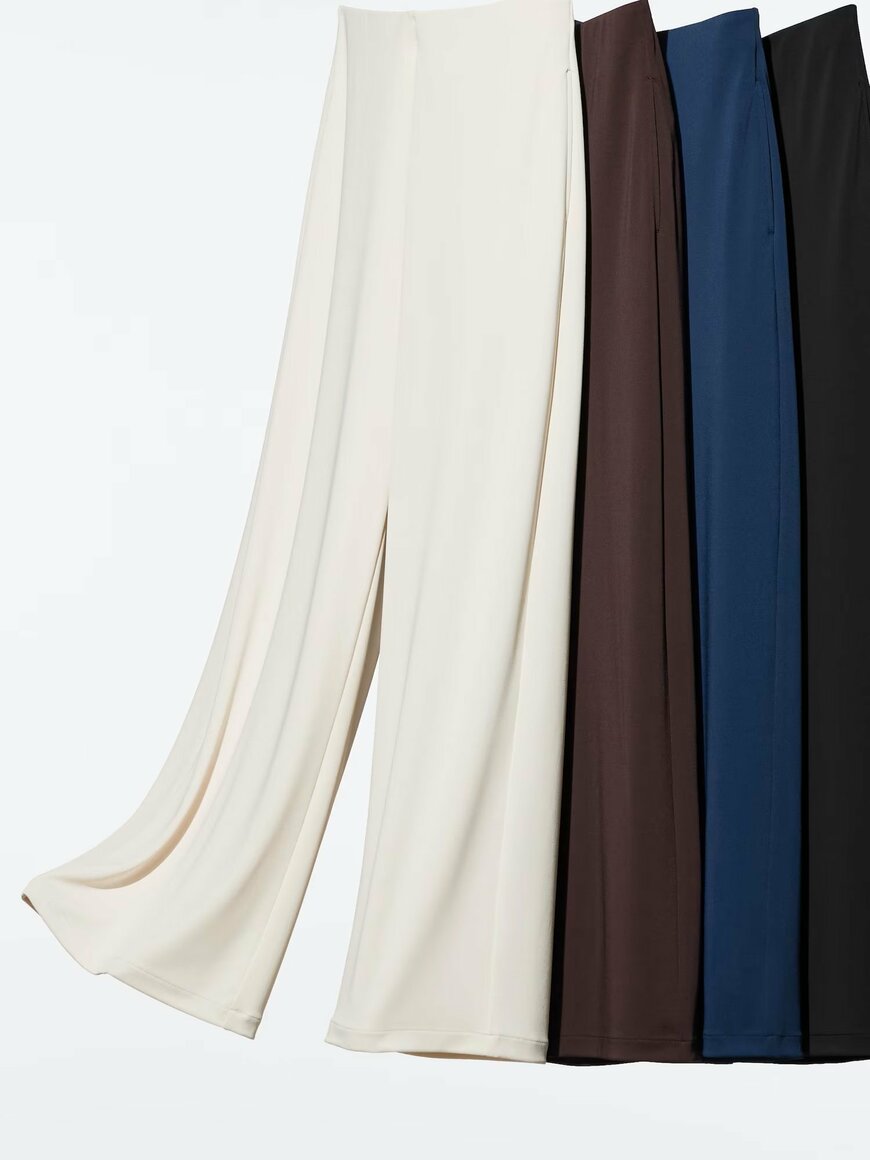 出所：ユニクロ公式　クレープジャージーストレートパンツ