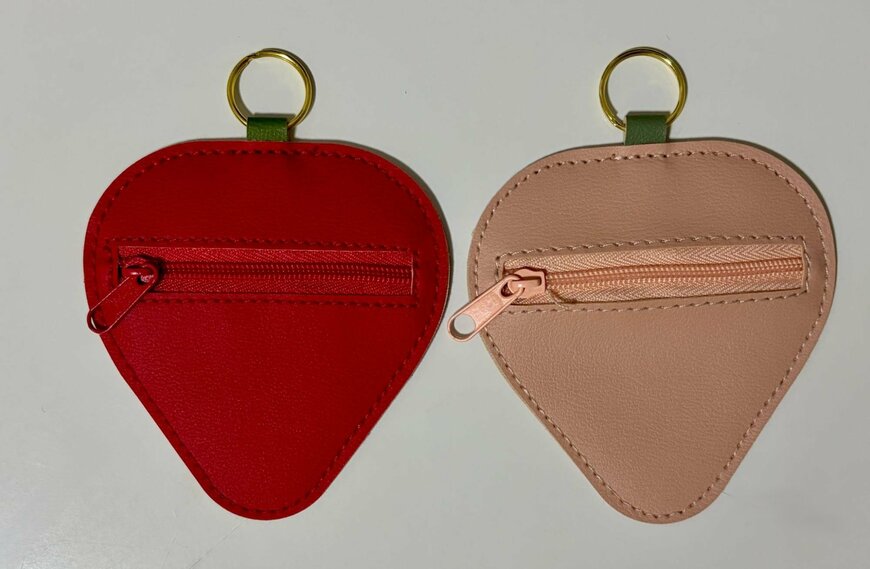キャンドゥ、合皮コインケース リング付 イチゴ形筆者撮影写真