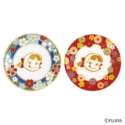 写真 | 「可愛さ反則！3500円九谷焼ペコちゃん皿」赤青和柄で青郊絵