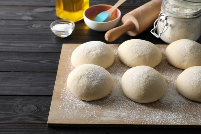 【元気出せよ】偶然出来上がった「パンの顔」に既視感…「おいしい一族の末えい」「飛べないパン」など反響続々
