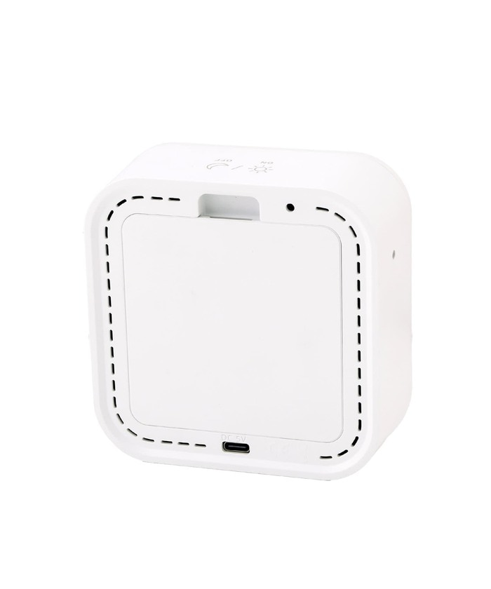 付属のUSBケーブルでの給電にも対応しています