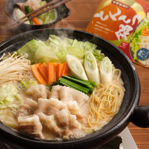 豚骨の旨みと味噌のコクが楽しめる「味噌仕立てとんこつ鍋」