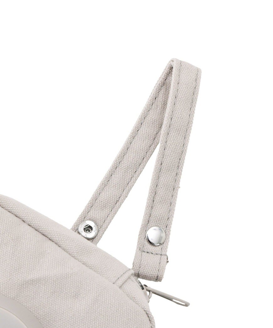 出所：3COINS公式　ウェットティッシュ&マナー袋ポーチ