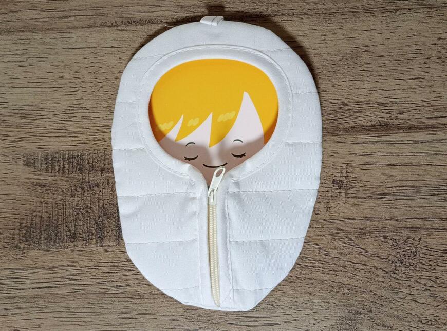 筆者撮影（セリア、ぬいぐるみシュラフ モノトーン）