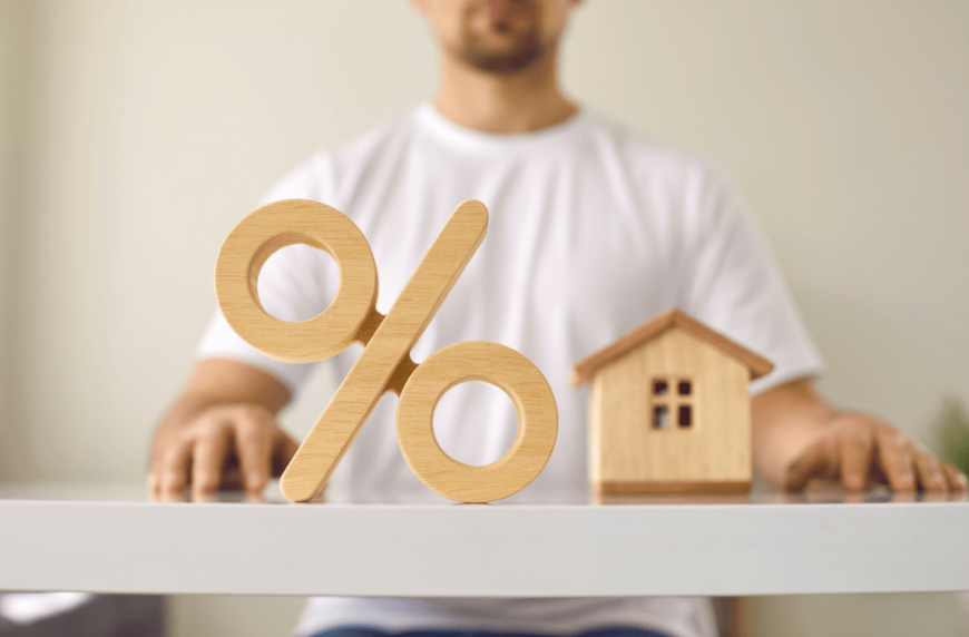 購入した住宅の種類と住宅ローンの金利タイプの割合「中古マンションの購入は変動金利が8割」