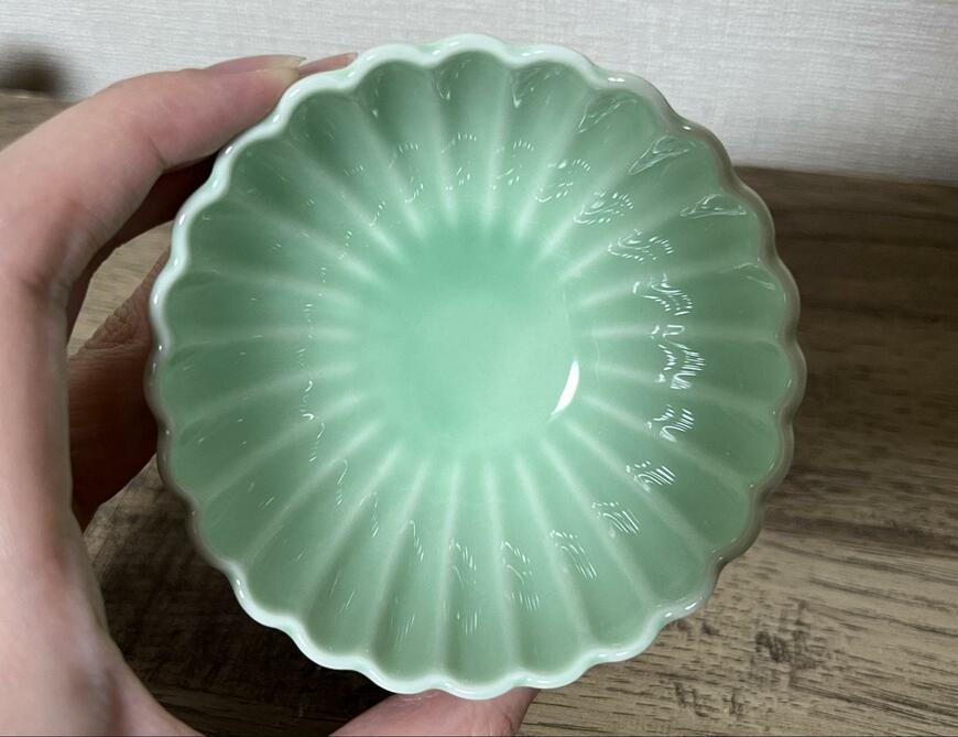 セリア、小鉢 青磁菊型 画像