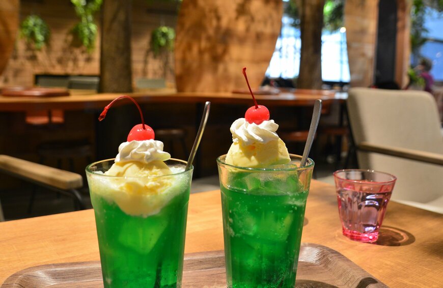 夏に飲みたいクリームソーダのイメージ