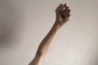 救急救命士として働く「細身の男性」　苦手な筋トレを2か月間続けた姿に「これヤバすぎる」「すごい努力だな」