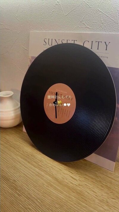 変身後のレコード風時計