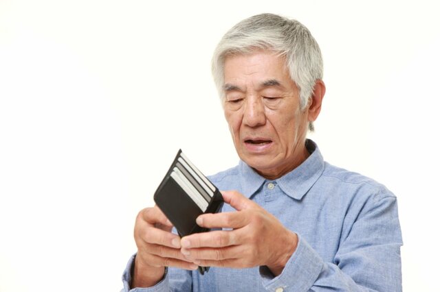 厚生・国民年金の平均額はいくら？60代70代の働く現実と高齢夫婦の1か月生活費