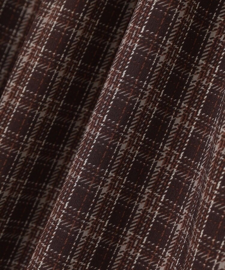 出所：ハニーズ公式　シャーリングワンピース