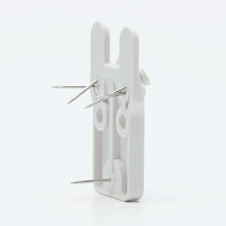 出所：無印良品ネットストア 壁に付けられる家具棚