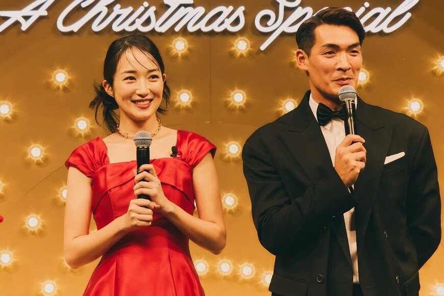 出所：ELCジャパン合同会社「【ジョー マローン ロンドン】期間限定“A Christmas Special” ポップアップイベントに槙野 智章さん、高梨 臨さんご夫妻が煌びやかなビンテージなTVスタジオに登場！」