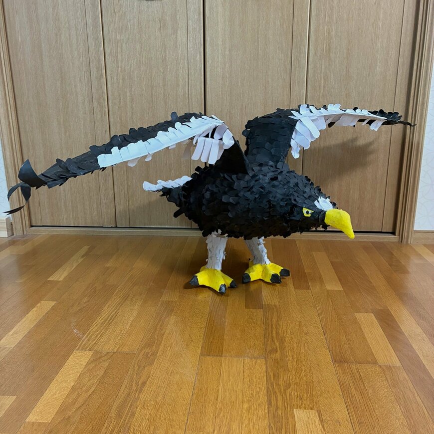 自立するオオワシ