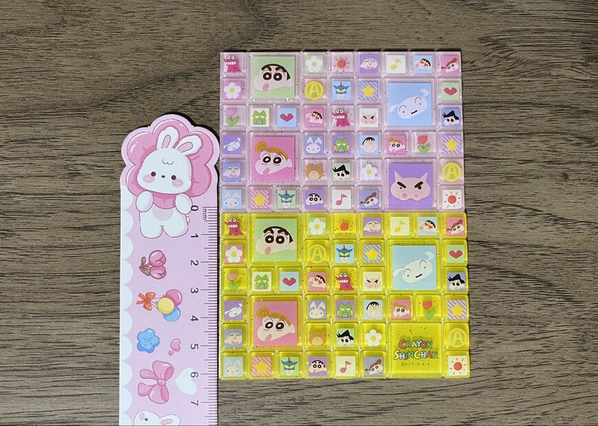 セリア、タイルシール84片 クレヨンしんちゃん