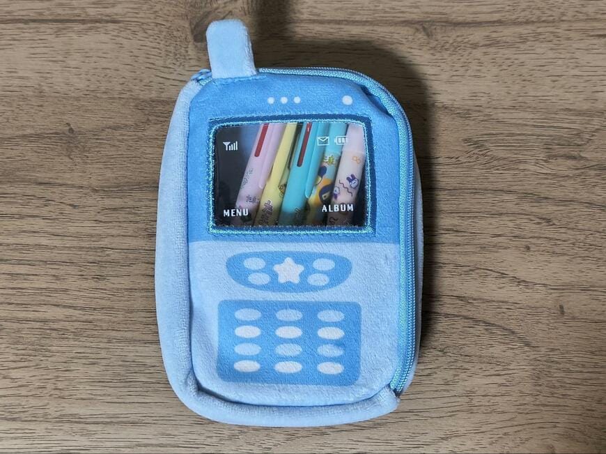 ダイソー、Y2K携帯ポーチ商品画像