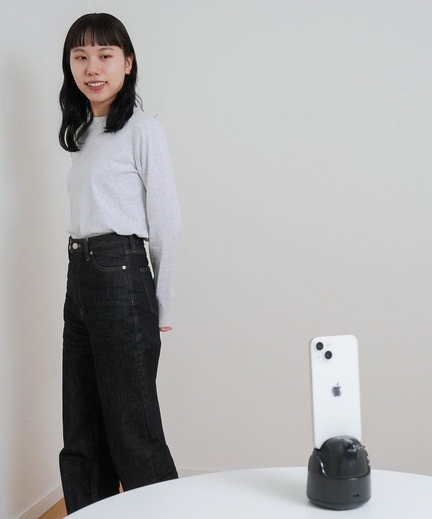 3COINS公式 追尾スマホホルダー 画像