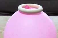 【100均DIY】セリアの「ウッドリング」が大変身　アーティスティックな「フラワーベース」に…