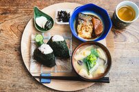 65歳以上のリタイア世帯「ふたりの老後・ひとりの老後」標準的な家計収支は《毎月約3万円の赤字》平均年金月額や年金の盲点も紹介