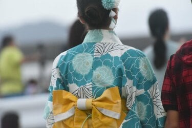 70年大阪万博のゆかた 大阪・関西万博で着た祖母の浴衣が注目の的！1970年のマークに