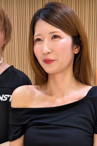 久々に髪を短くするという女性