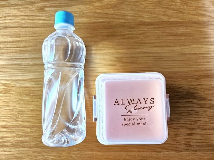 500mlのペットボトルと並べた際の比較画像