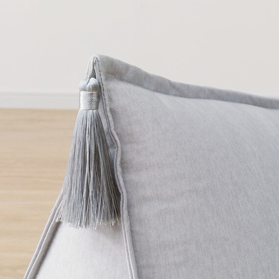 出所：ニトリ公式通販ニトリネット トライアングルクッション