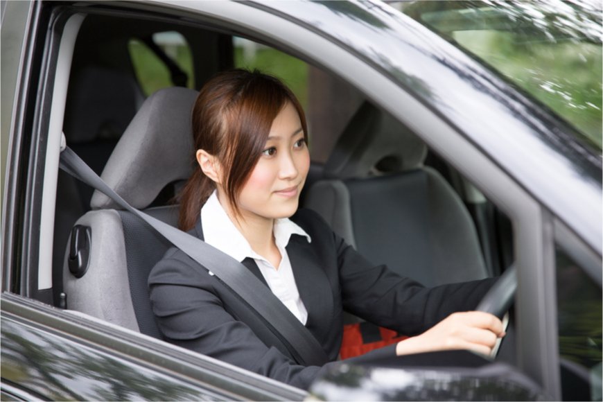 女性の自家用乗用自動車運転者の給料はどのくらいか