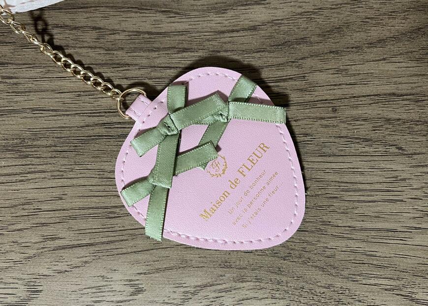 宝島社、Maison de FLEUR いちごバッグ&チャームBOOK画像