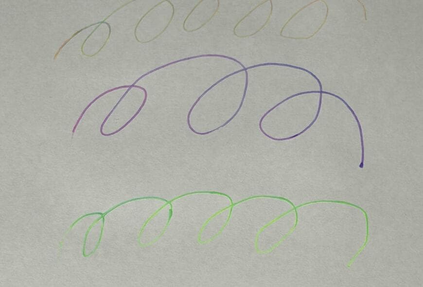 ダイソー、ボールペン（レインボー、中性、2本）の画像