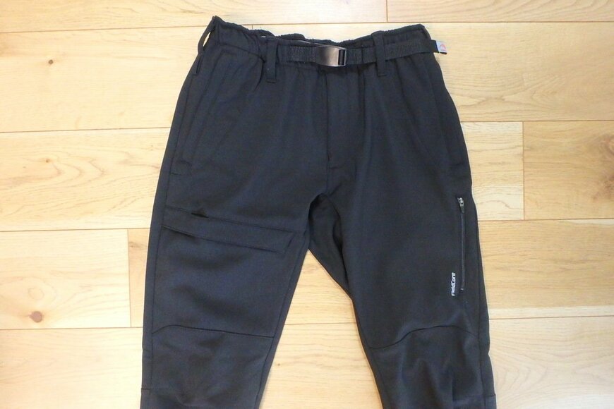 ワークマン、レディースウォームクライミングパンツ 前面ポケット写真