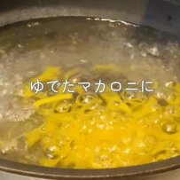 「こういうのが一番落ち着くわ」高校生の娘がお気に入りの【ツナケチャマカロニ弁当】お弁当の隙間で存在感抜群のおかずが美味しそう！